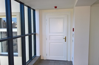 Bezpečnostní dveře SHERLOCK s protipožární úpravou kouřotěsné s obložkou