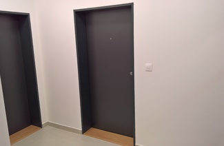 Bezpečnostní dveře FORNOX s protipožární úpravou povrch ANTRACIT